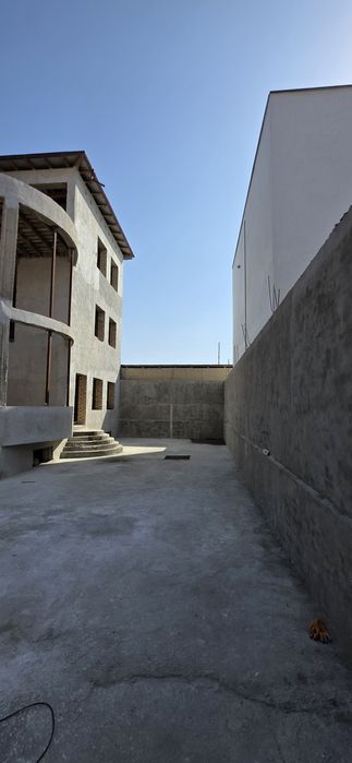 Бухоро Шахар марказида янги участка 4 соток 3 Каватли подавали билан