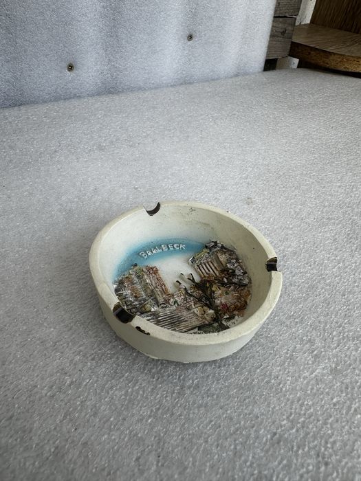 Винтидж декоративна порцеланова чиния от Италия