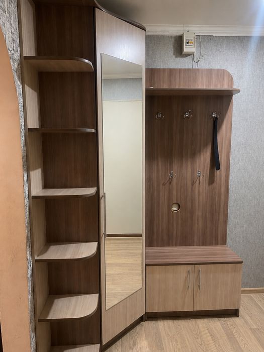 Продам угловой шкаф