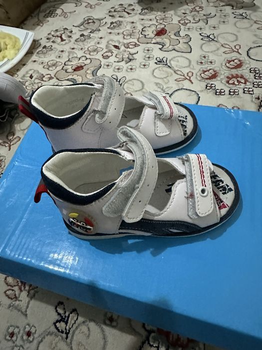 Детский обувь.   .