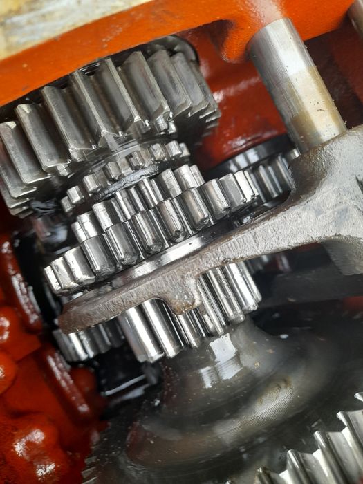 Reparati tractoare