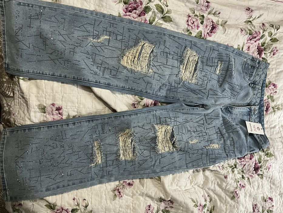 Продаются джинсы рванки
