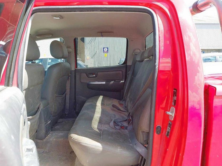 Dezmembrez Toyota hilux  3.0 Diesel D-4D ; 126KW/171CP 2005-2015