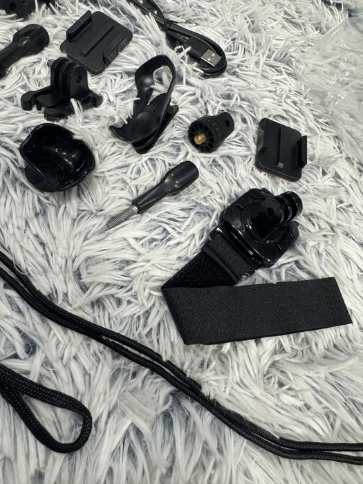 Мини екшън камера / спортна камера + аксесоари