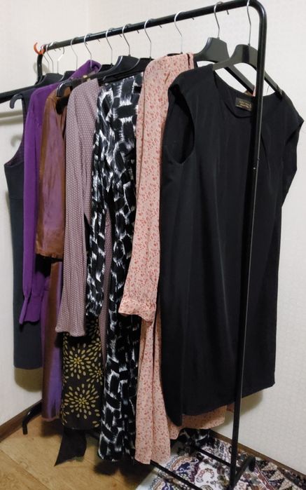 Продам женские платья