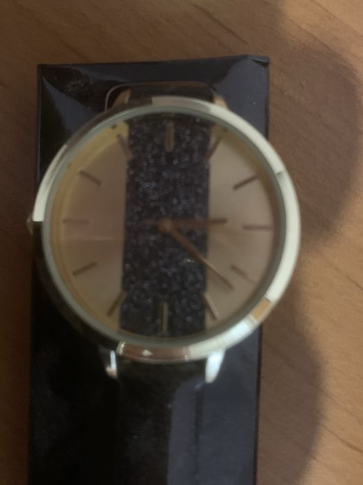 Дамски часовник нов