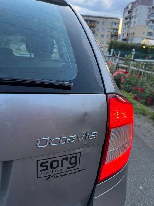 SKODA Octavia 2010 — imagine 4
