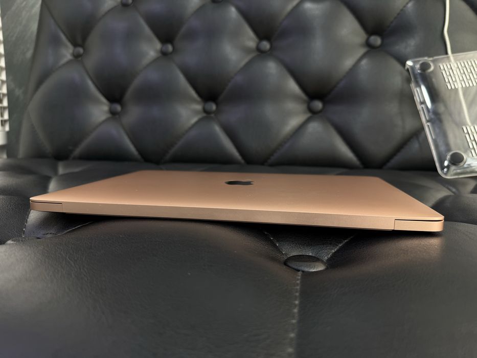 Apple MacBook Air M1 2020 в идеальном состоянии