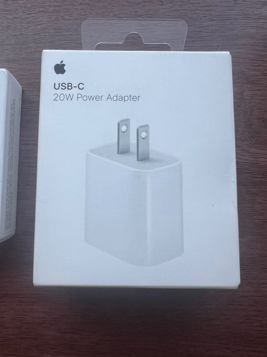 Apple adapter 20w USB-C fast charger 
Кабель Usb-C (1m) оригинал