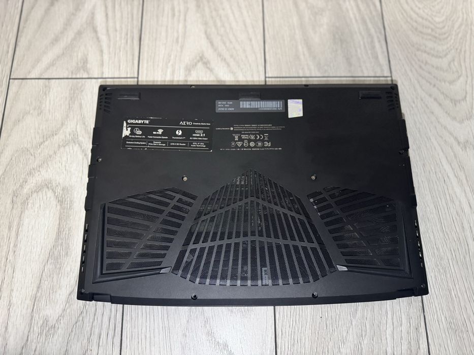 Vand Laptop Gaming | MSI AERO | I7-11800H | RTX 3060 | 4K OLED