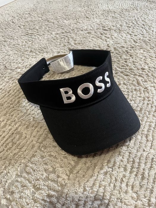 Шапка с козерка BOSS