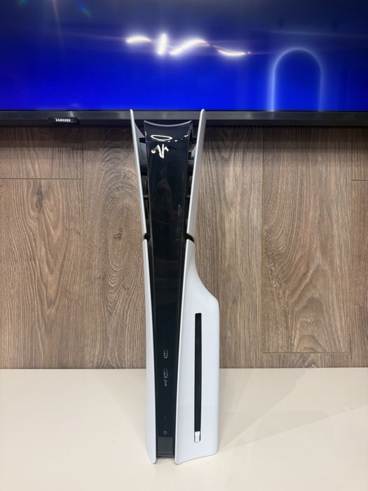 PlayStation 5 Slim Disc Edition + DualSense контролер