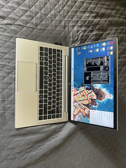 Лаптоп hp със всичко