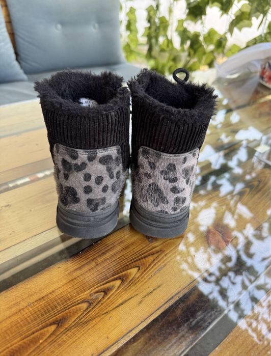 Продаю обувь на девочку