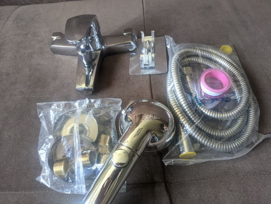 Смеситель в вану