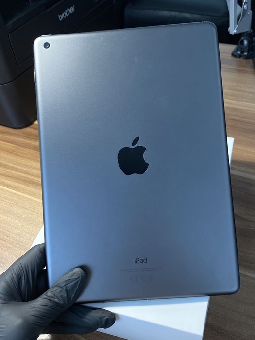 iPad / 10.2 Inch / 9th Generation /64 GB /Garanție 6 luni / Foarte bun