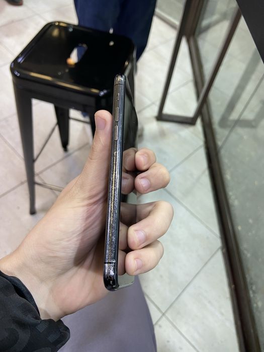 Vand/schimb iphone 11 pro  64 gb