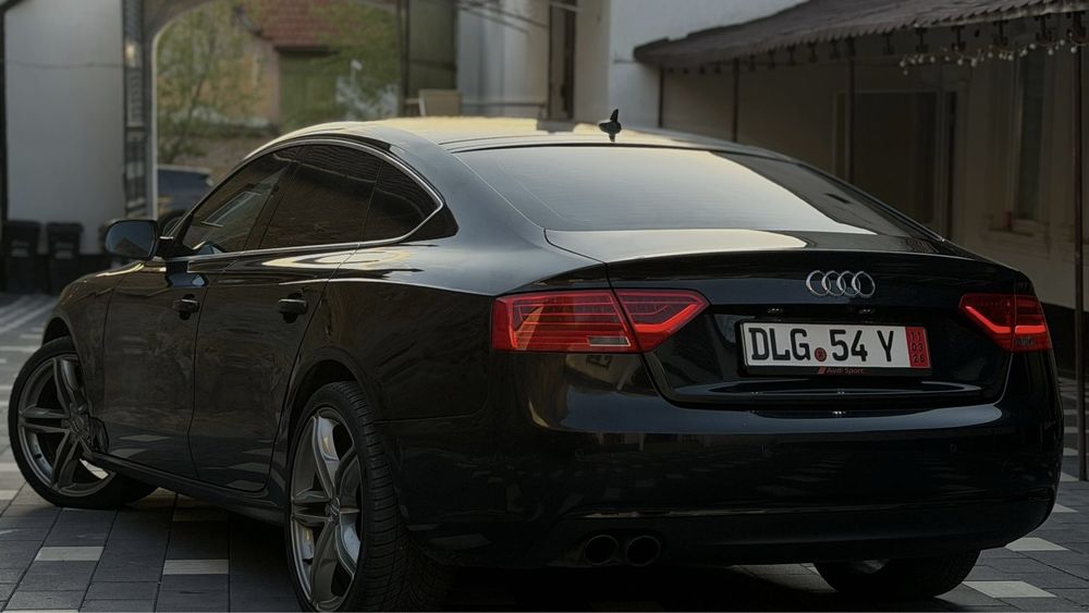 AUDI A5 2.0TDI 177CP 2014 QUATTRO Aut. E5 Distronic,Jante R19',keyless go/Entry