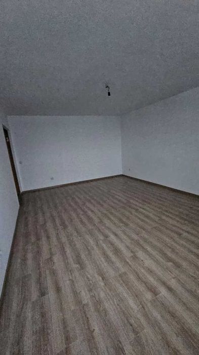 продам 2 комнатную квартиру