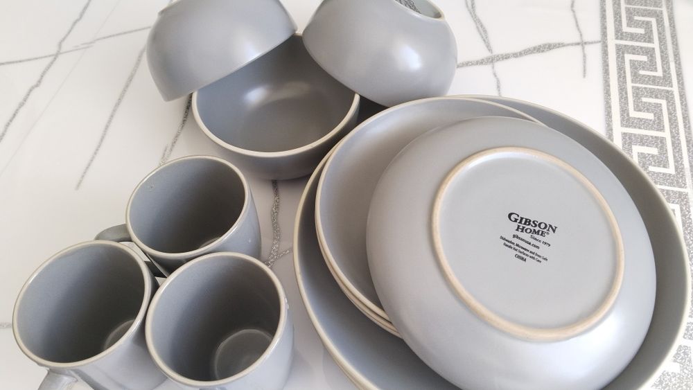 Продам набор керамической посуды.