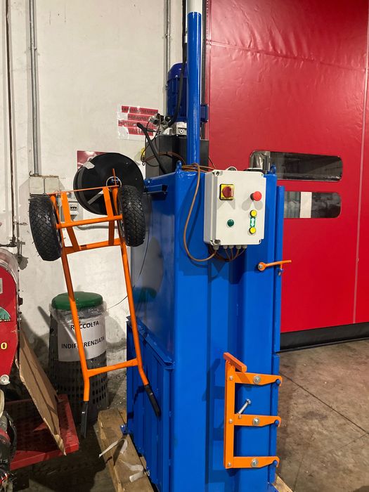 Presă compactare 3.5 tone