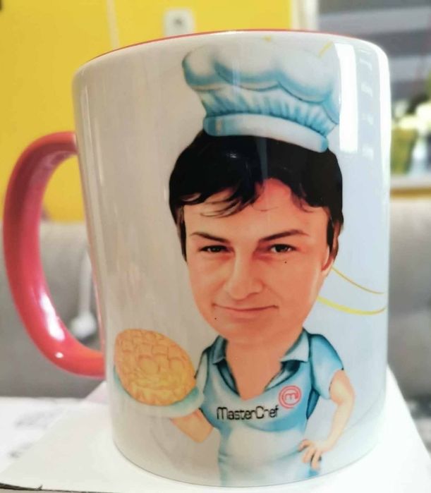 Чаша с  карикатура по снимка