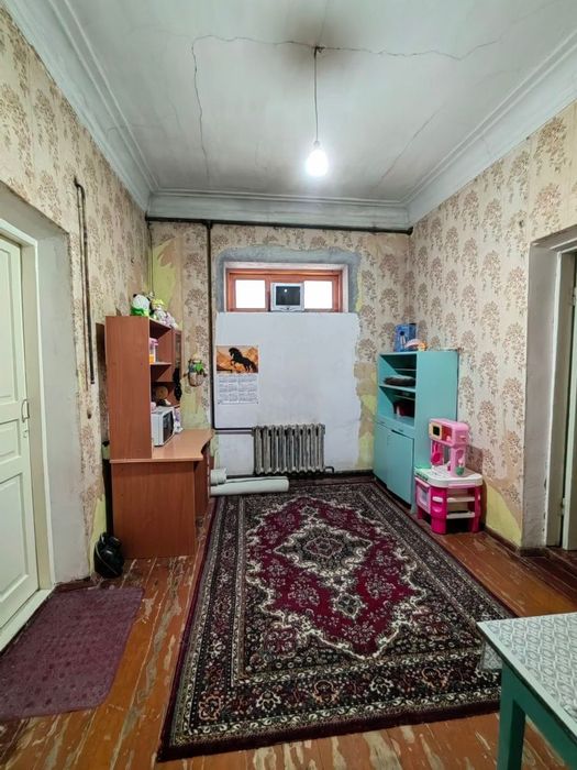 Продам дом угловой под бизнес , 6,5 соток в центре города