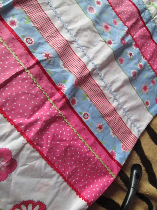 husa noua vesela pilota