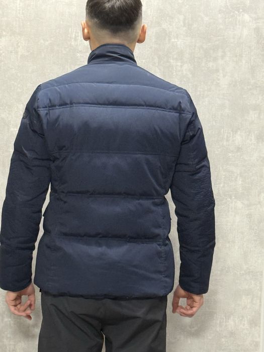 Пуховик Trussardi. Размер 50.