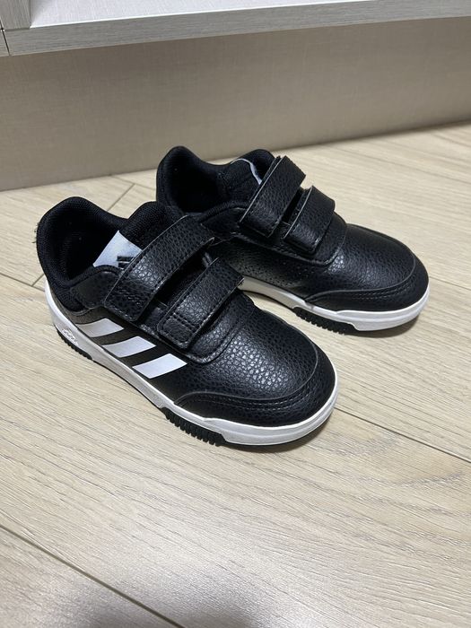 Десткие кроссовки Adidas
