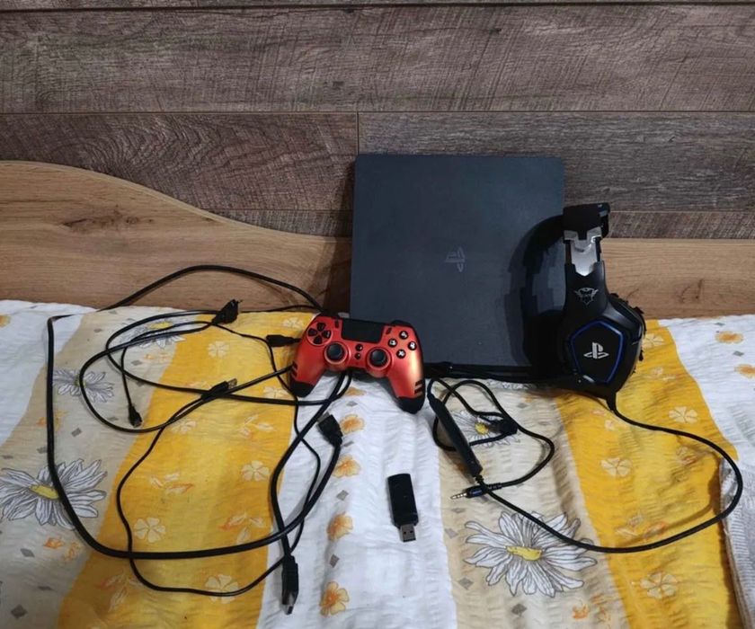 Playstation 4 slim