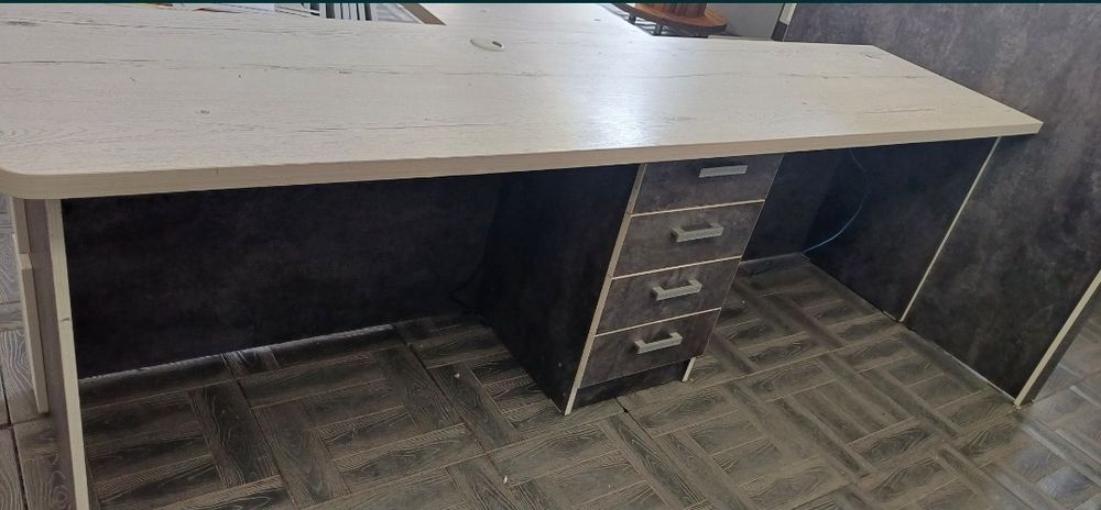 Продам офисный стол