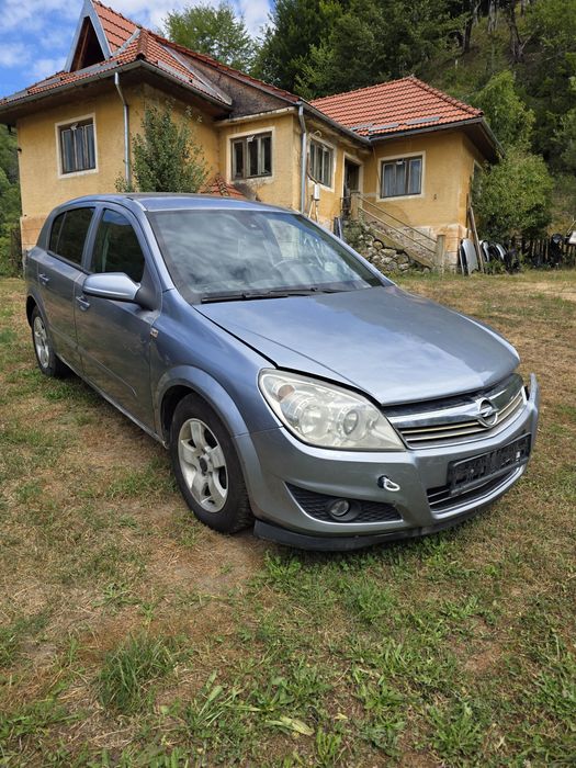 Opel Astra H 1.3 cdti avariat