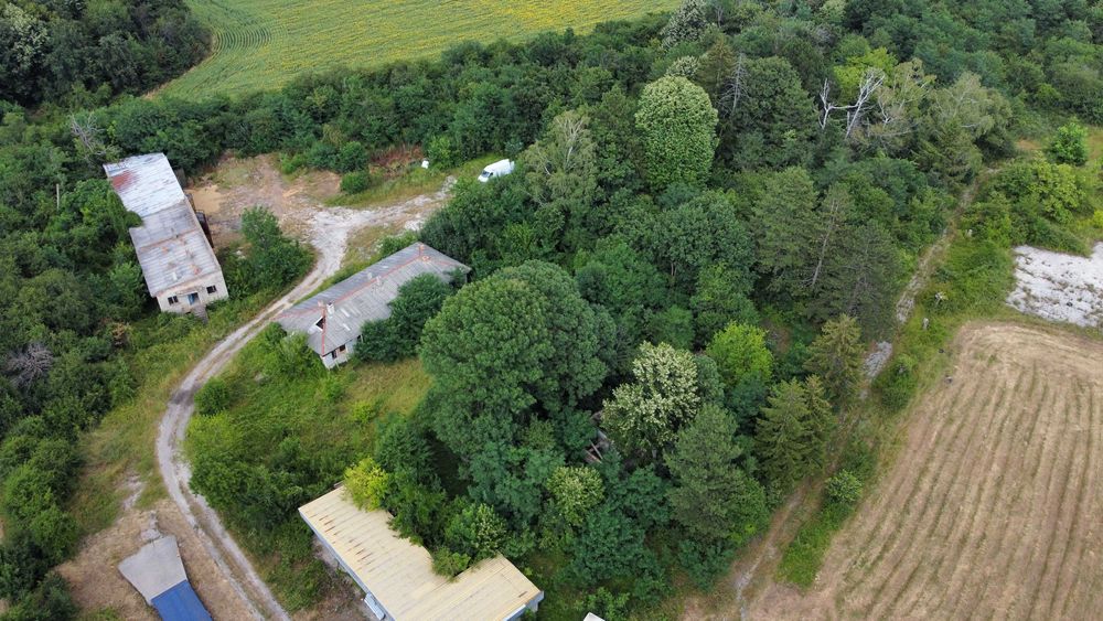 Индустриален имот - За продажба - главен път Разград - Търговище