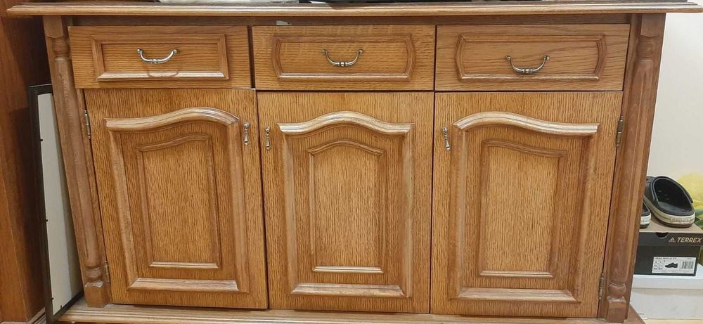 Продавам мебели за спалня