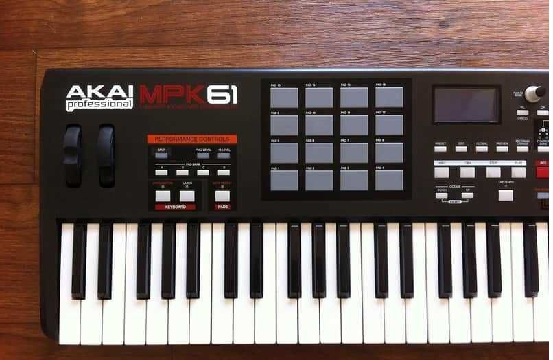 AKAI MPK61 - MIDI Controller