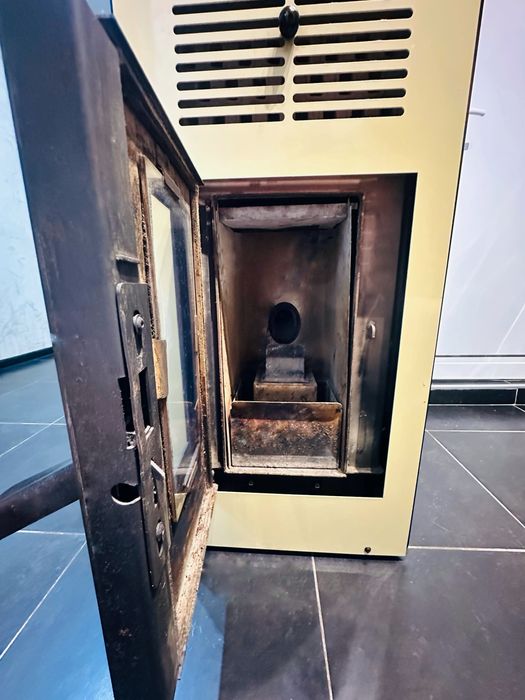 Burnit 10 kW пелетна камина – отлично състояние, икономично отопление