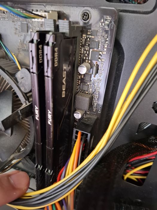 Компютър inte core i-5 9400f