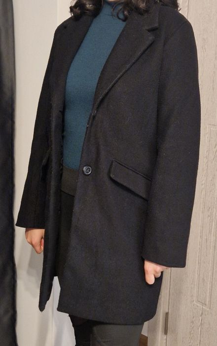 Черно oversized палто