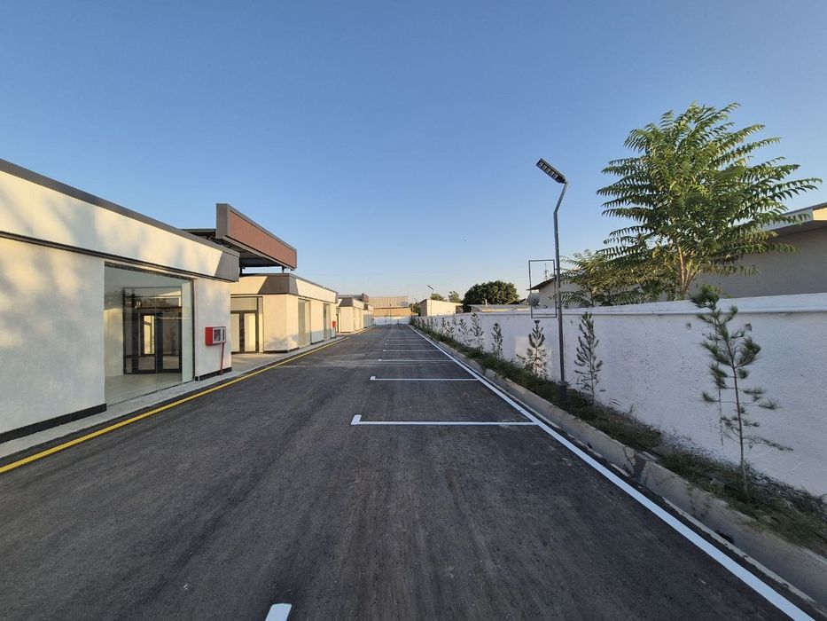 Karmana tumanidagi stroy bazar kompleksidagi savdo do‘koni