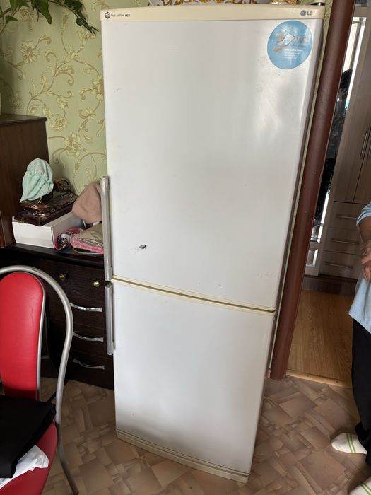 Продам холодильник