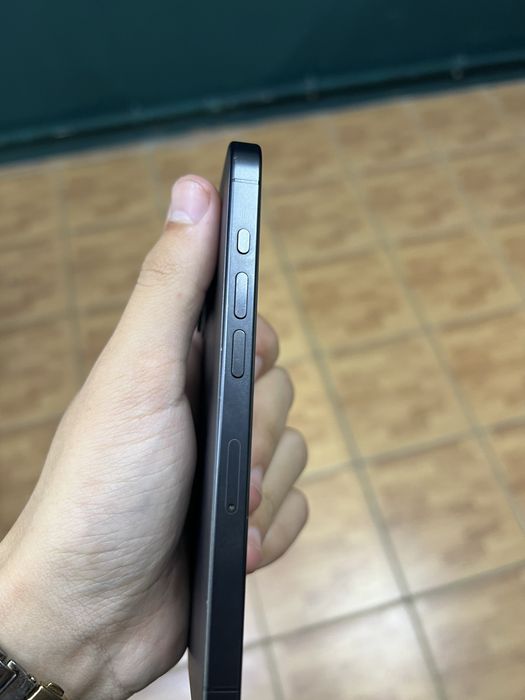 Iphone 15 pro 320000