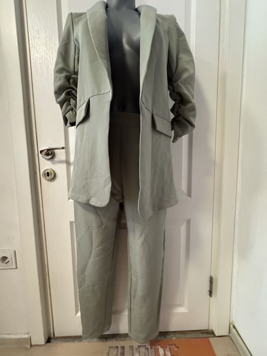 Костюми, комплекти и сетове