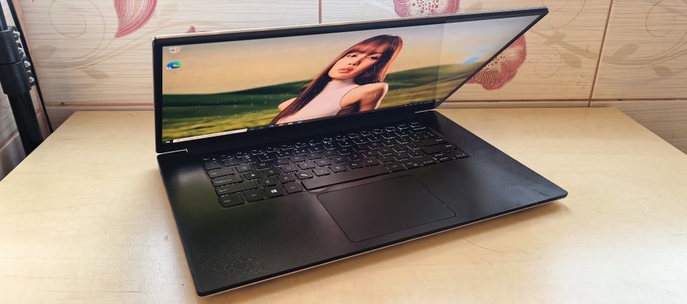 Laptop Dell XPS 9570 4K Touch__i7-8750H_1TB SSD HYNIX_16GB DDR4_Nvidia GTX 1050Ti Max-Q_Full Metal__9/10 Estetic _ 10/10 functional