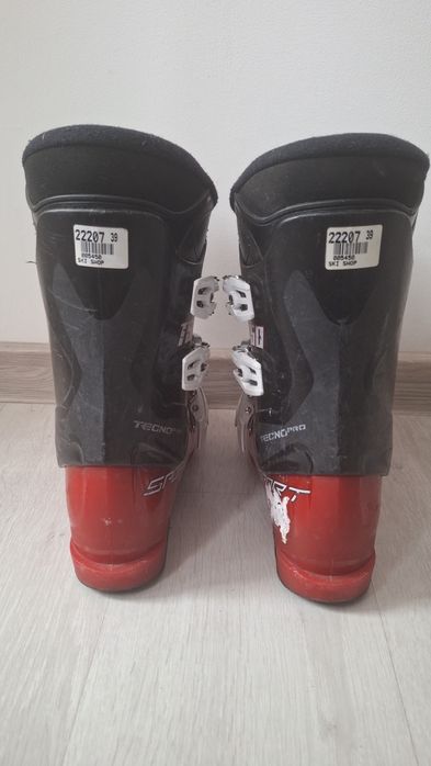 Clapari Sport Fit T50 39 rosii Slovenia second-hand