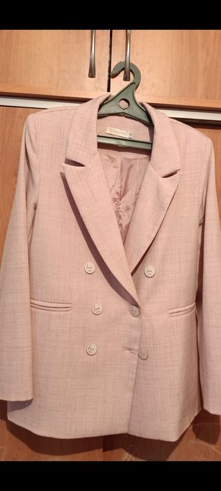 Продам пиджаки 44,46,48р