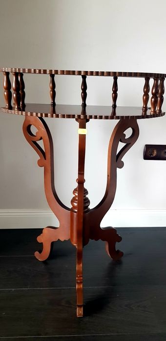 Comodină/Măsuță veche din lemn masiv