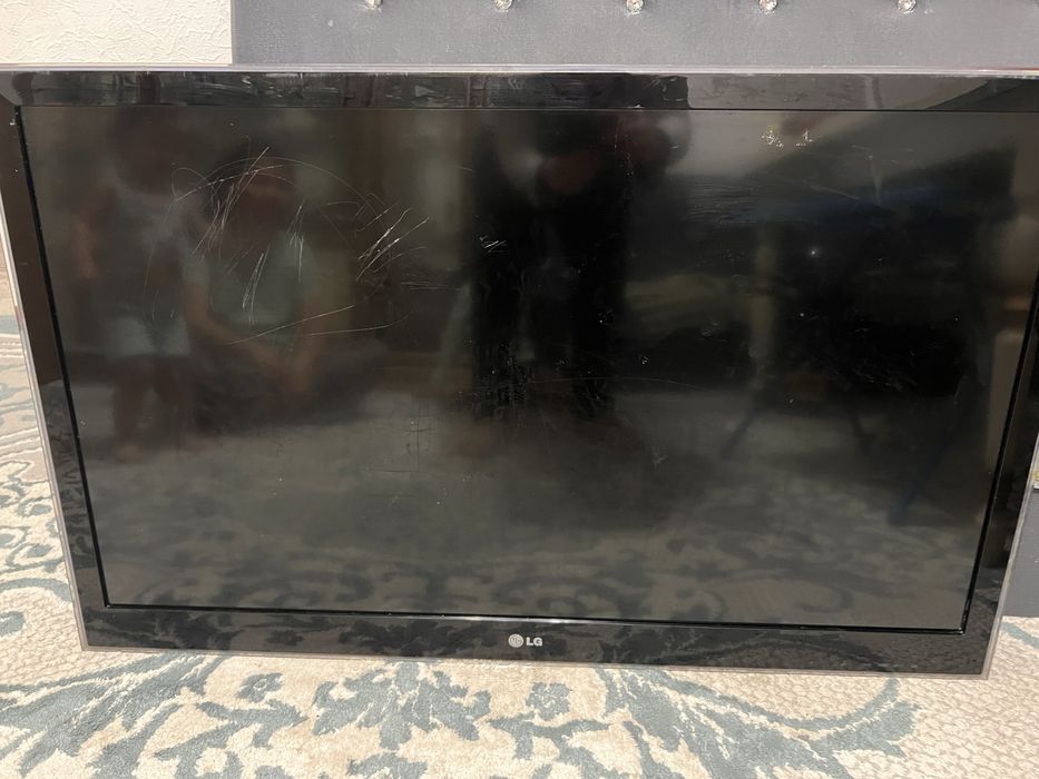 Ж/к телевизор LG