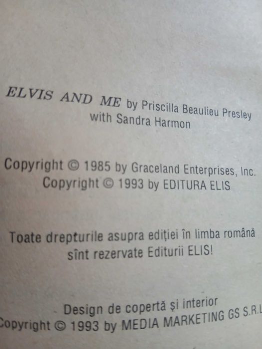 Cartea "Eu si Elvis"