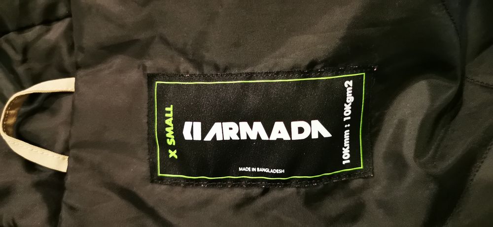 Vând geaca Armada unisex pentru Snowbord sau Schi